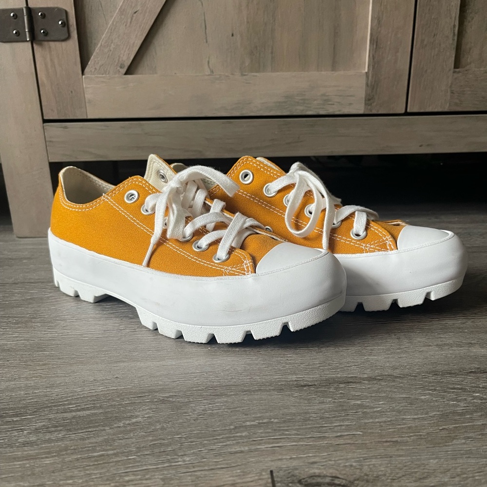 Size 7 - Converse Chuck Taylor All Star Low Seasonal Lugged - Saffron Yellow